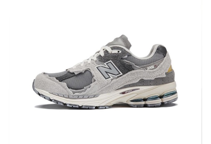 NEW BALANCE 2002R