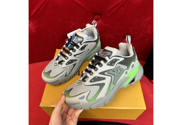 L*V SNEAKERS