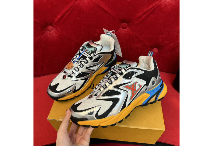 L*V SNEAKERS