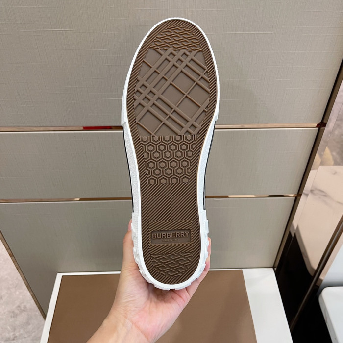 B**rry shoes