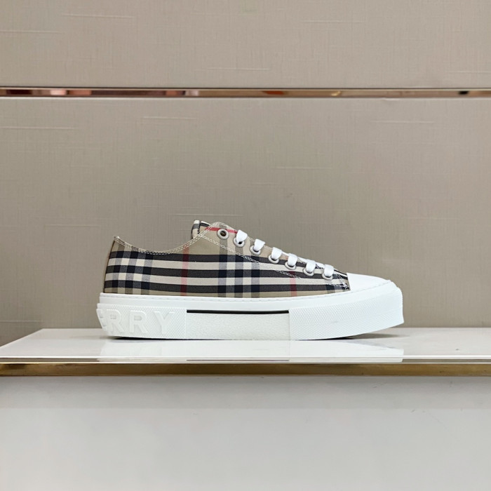 B**rry shoes