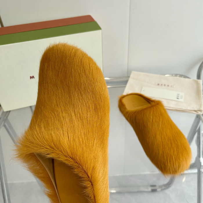 Ma*n1 FUSSBET SABOT CALF-HAIR SLIPPERS