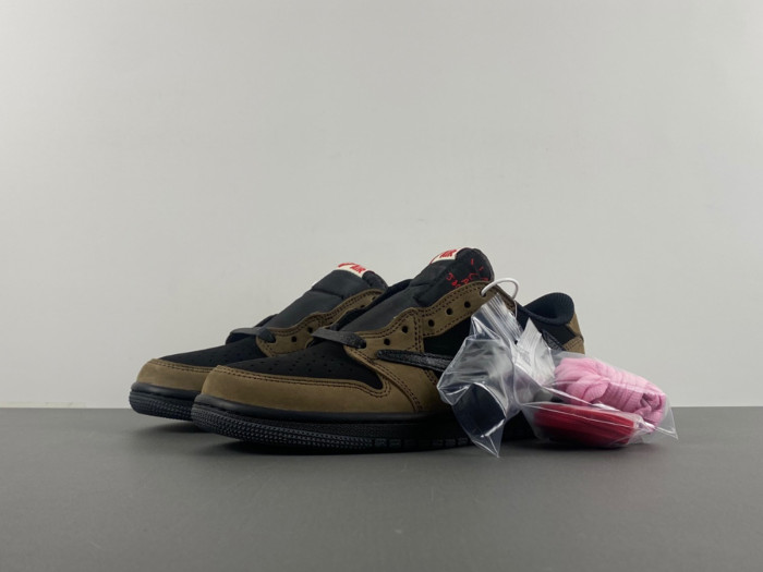 Travis Sco tt x Air Jordan 1 Low OG DM7866-202