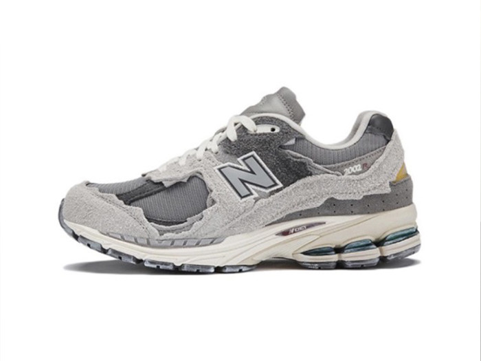 NEW BALANCE 2002R