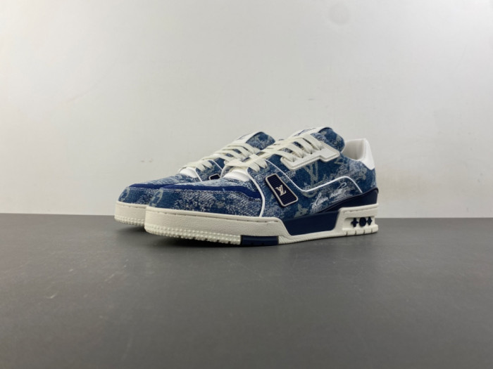 L0vis Vvtt0n LV trainer