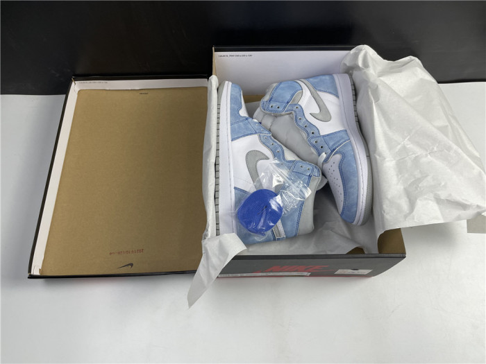 Jordan 1 Retro High OG Hyper Royal 555088-402