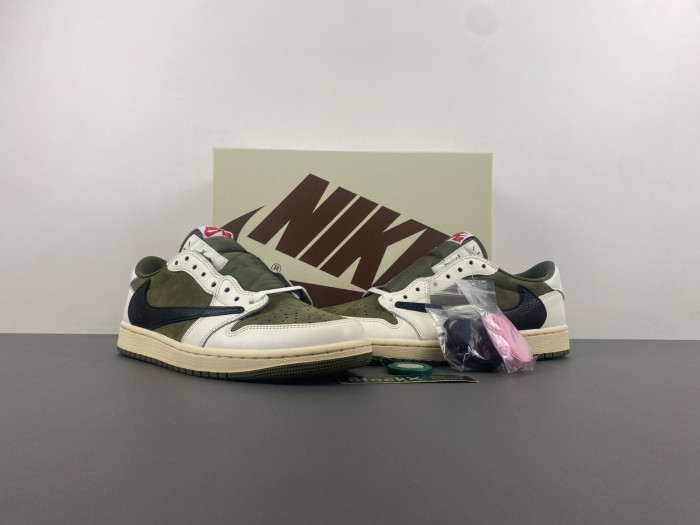 Travis Scott x Air Jordan 1 Low OG DM7866-200