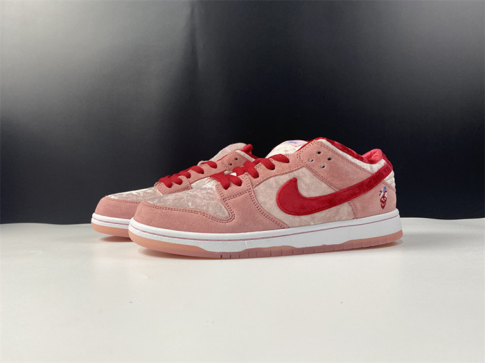 Nike SB Dunk Low StrangeLove Skateboards (Regular Box) CT2552-800