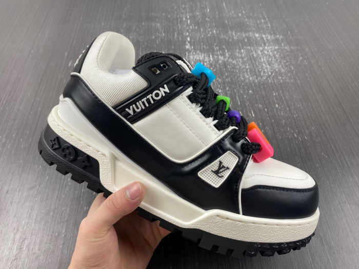 l**is V*t*n lv trainer