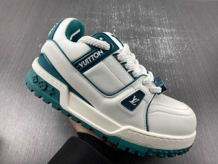l**is V*t*n lv trainer