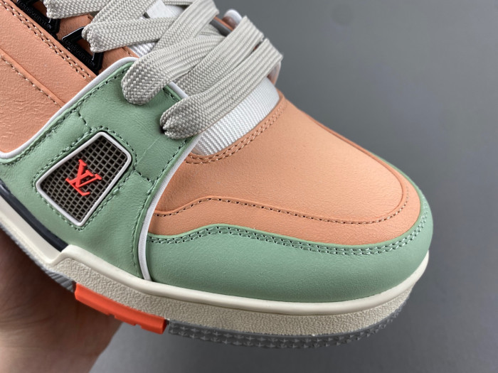 l**is V*t*n lv trainer