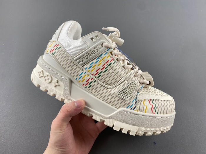 l**is V*t*n lv trainer