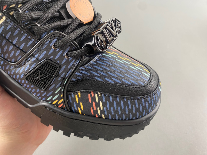 l**is V*t*n lv trainer