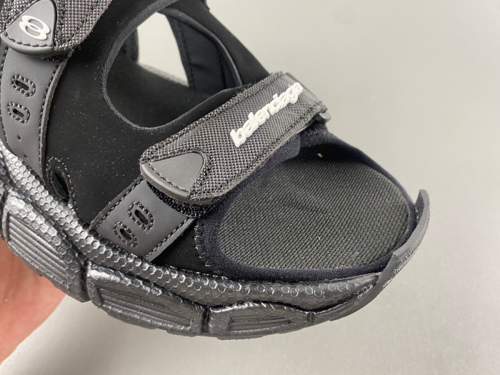 Ba*len*cia*ga sandal