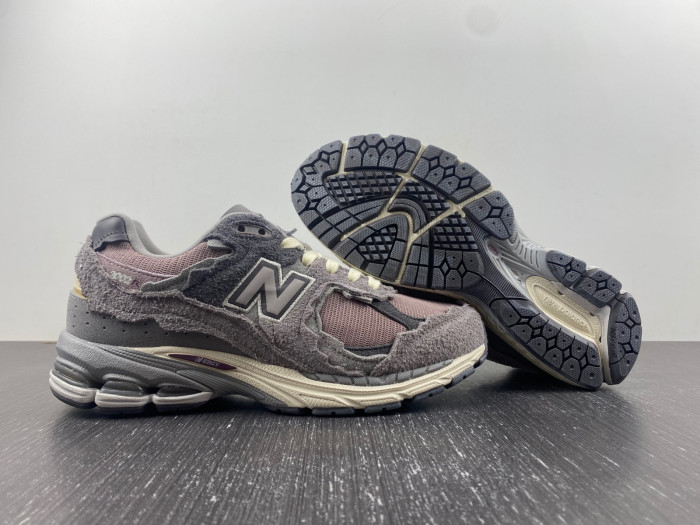 NEW BALANCE 2002R M2002RDY