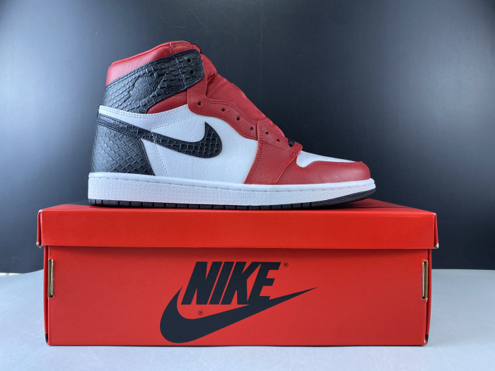 Jordan 1 Retro High Satin Snake Chicago (W) CD0461-601