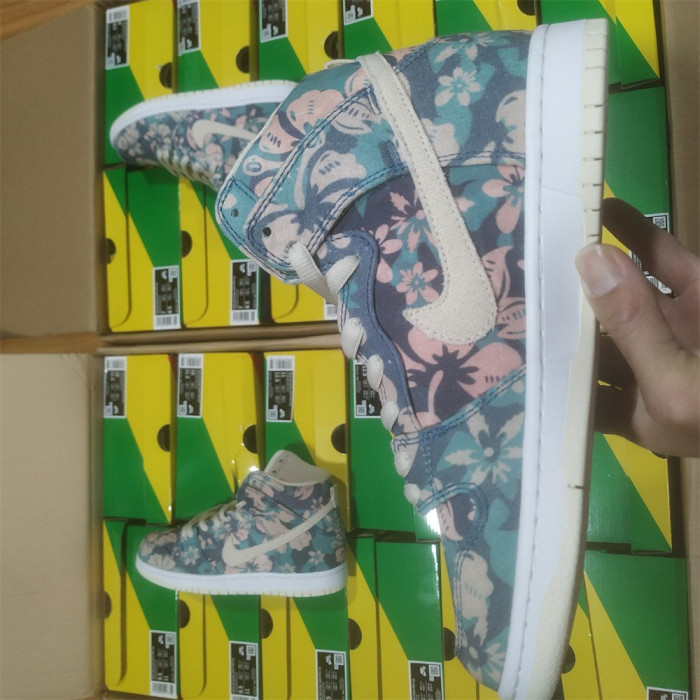 Dunk High SB 