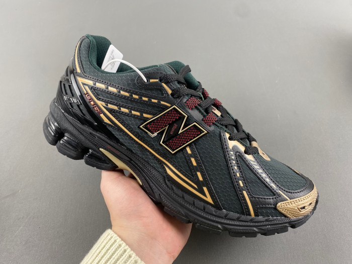 New Balance 1906R