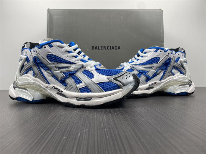Ba*len*cia*ga runner sneaker