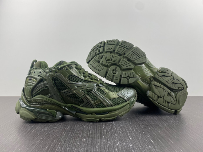Ba*len*cia*ga runner sneaker
