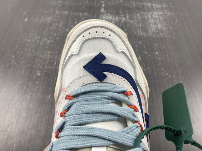 Off-White c/o Virgil Abloh