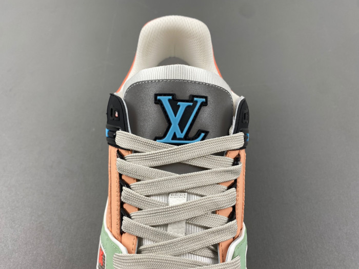 l**is V*t*n lv trainer