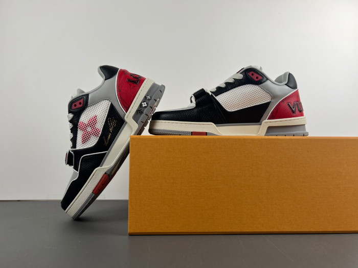 l**is V*t*n lv trainer