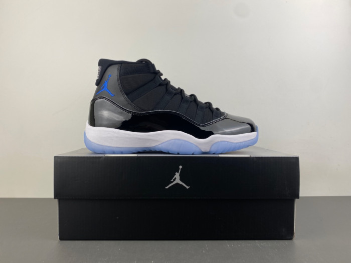 AIR JORDAN 11 RETRO SPACE JAM (2026) CT8012-900