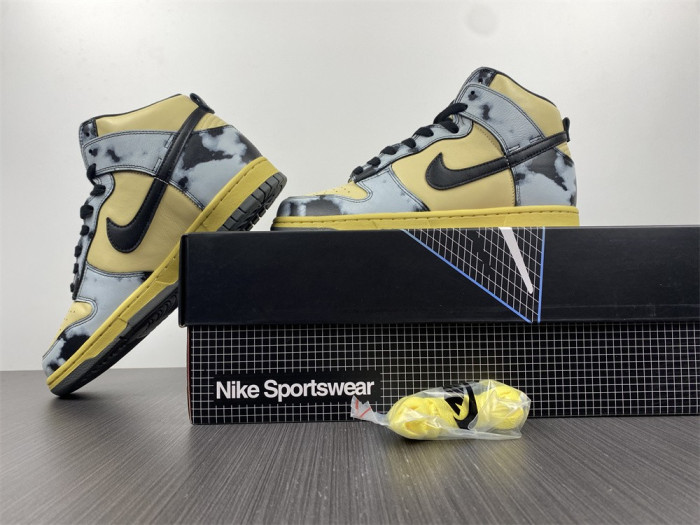 Dunk High DD9404-700