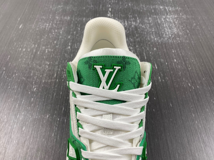 l**is V*t*n lv trainer