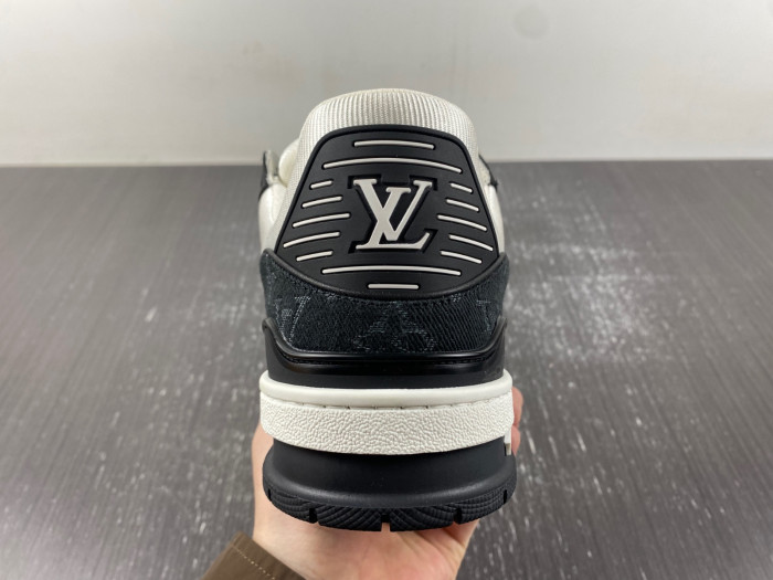 l**is V*t*n lv trainer