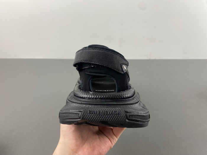Ba*len*cia*ga sandal
