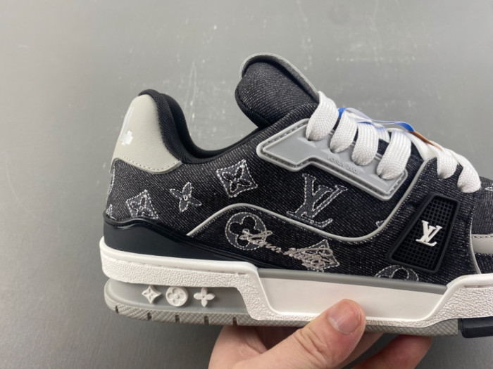 L0vis Vvtt0n LV trainer