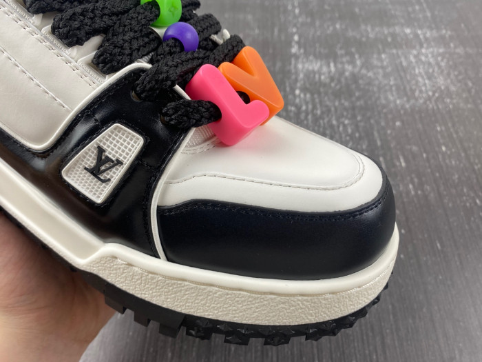 l**is V*t*n lv trainer