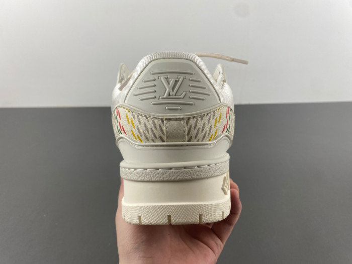 l**is V*t*n lv trainer
