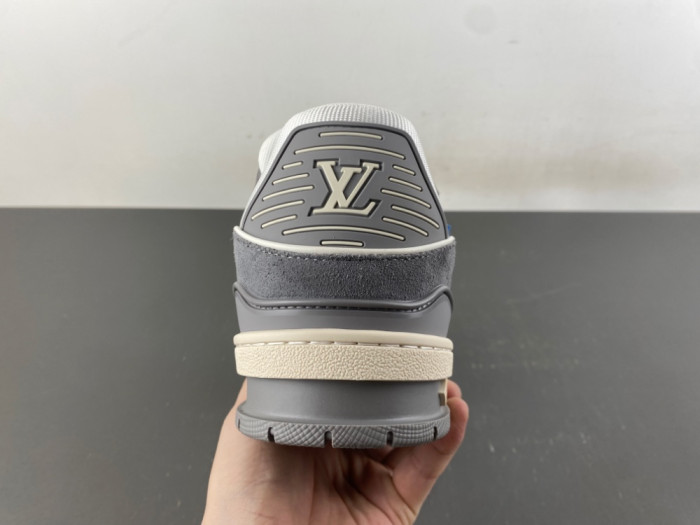 L0vis Vvtt0n LV trainer