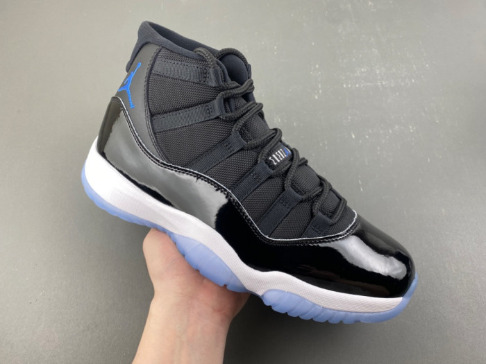 AIR JORDAN 11 RETRO SPACE JAM (2026) CT8012-900