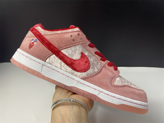 Nike SB Dunk Low StrangeLove Skateboards (Regular Box) CT2552-800