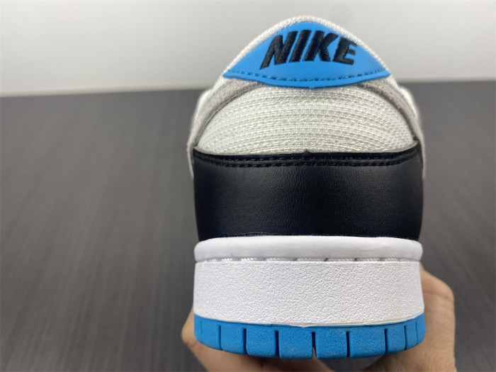 Nike SB Dunk Low “Laser Blue” BQ6817-101