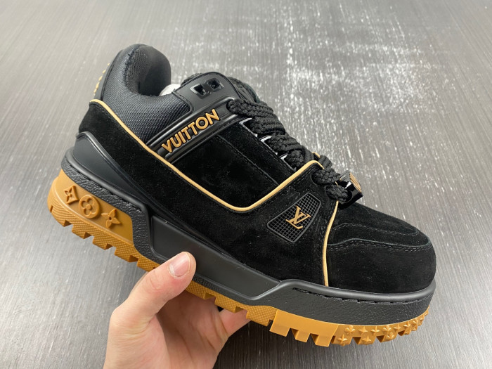 l**is V*t*n lv trainer