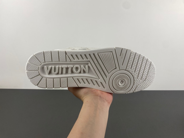 l**is V*t*n lv trainer