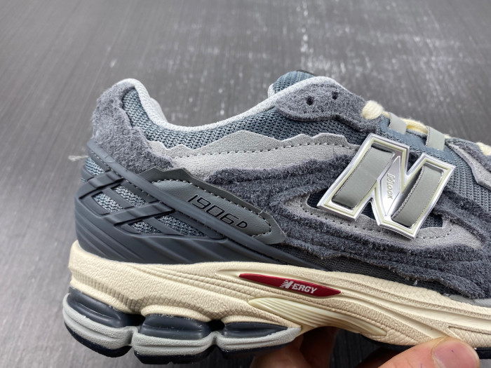 NEW BALANCE 2002R M1906DA