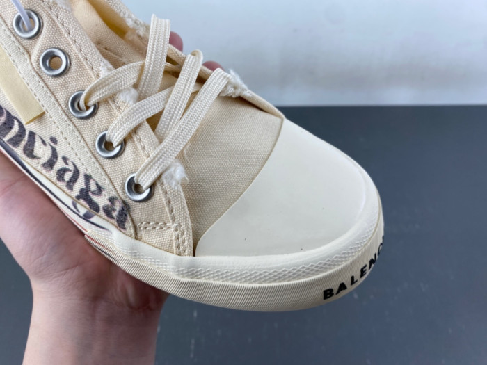 Ba1en*iaga Wmns Gr*ffiti Paris Mule 