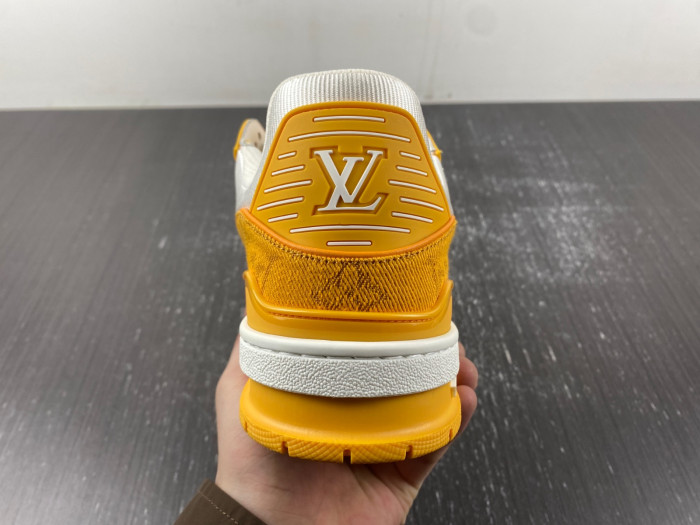 l**is V*t*n lv trainer