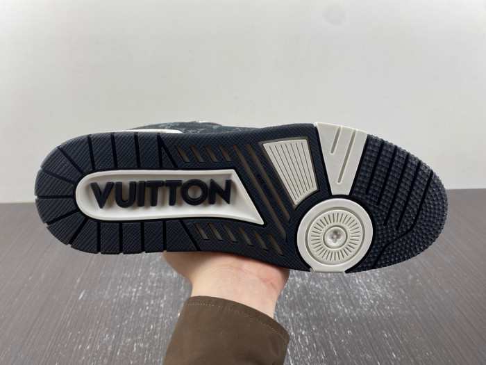 l**is V*t*n lv trainer