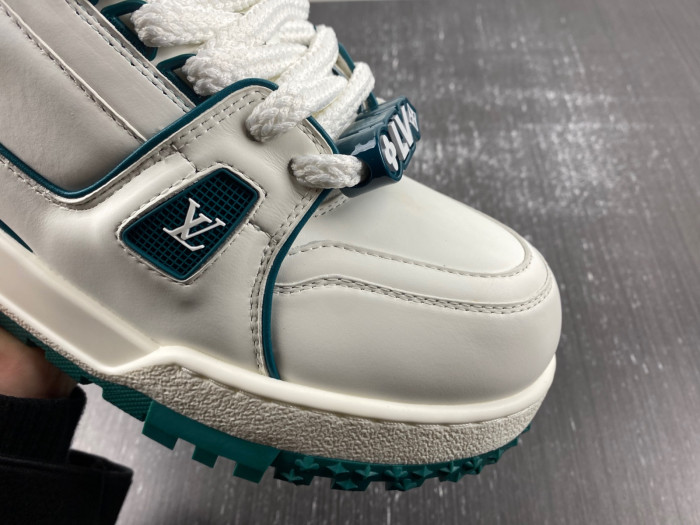 l**is V*t*n lv trainer
