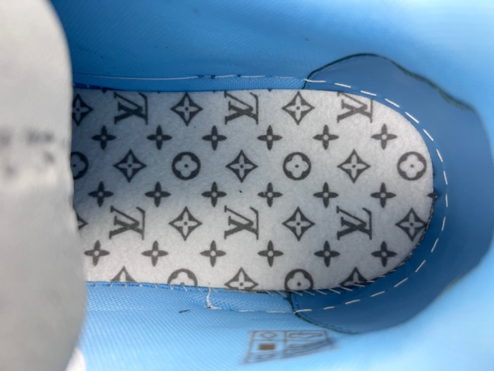L0vis Vvtt0n LV trainer