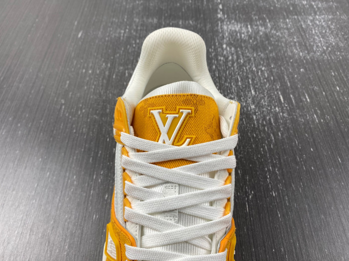 l**is V*t*n lv trainer