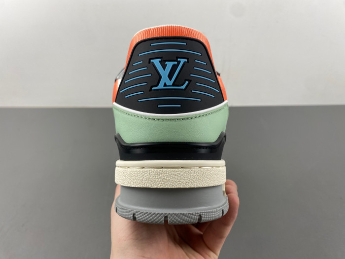 l**is V*t*n lv trainer