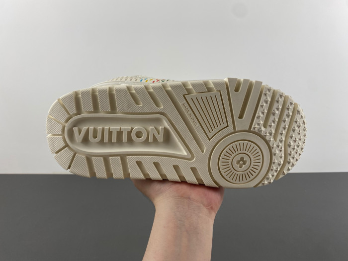 l**is V*t*n lv trainer